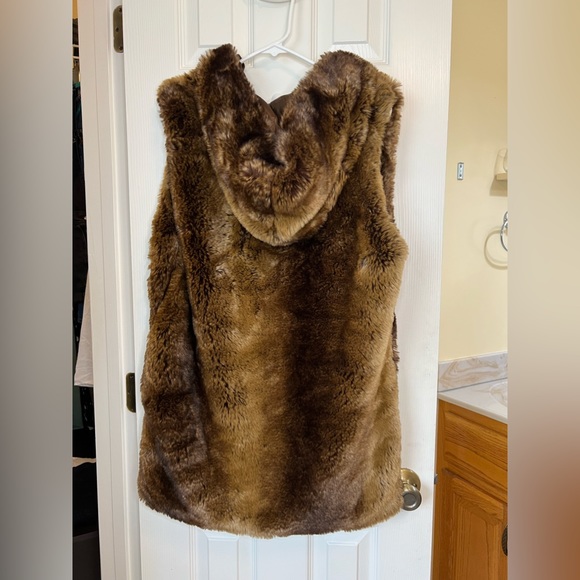Hooded Faux Fur Vest (Burning Man Ready!) - Picture 6 of 11